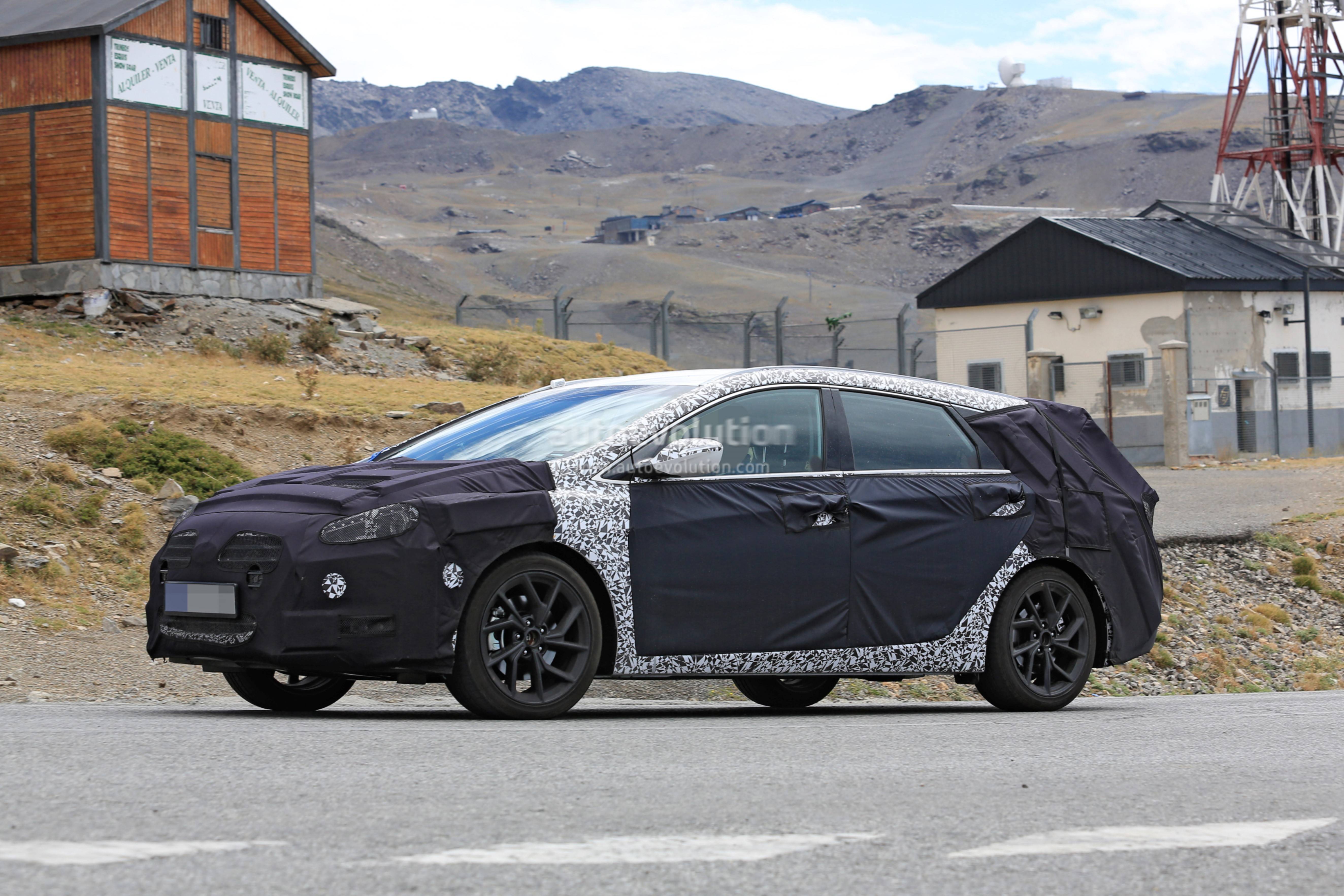 2019 현대 i40 웨건 두번째 페이스리프트 위장막 [데이터주의] | 인스티즈