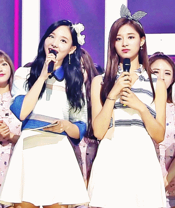 [트와이스] 같이 MC봤었던 나연-쯔위 움짤 모음.gif | 인스티즈