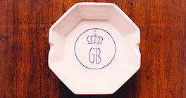 [그랜드부다페스트호텔] 감독이 대칭성애자일 때 생기는 일 | 인스티즈