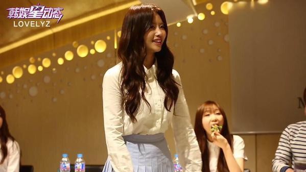 러블리즈의 시선강탈 전문가.jpgif | 인스티즈