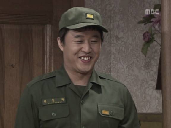 [거침없이하이킥] 순재에게 똥침당한 효자 준하.jpg | 인스티즈