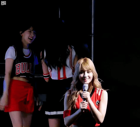 맏언니한테 유독 강한 트와이스 막내 쯔위.gif | 인스티즈