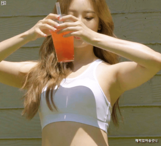 아영이 겨드랑이.gif | 인스티즈