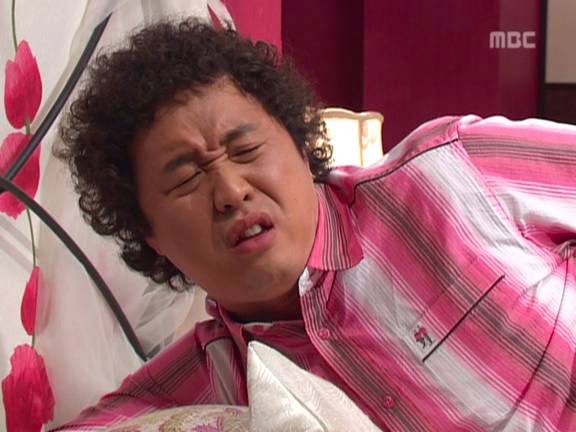 [거침없이하이킥] 순재에게 똥침당한 효자 준하.jpg | 인스티즈