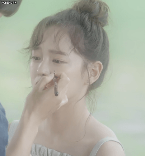 교복입은 김세정 ㄷㄷㄷㄷ.gif | 인스티즈