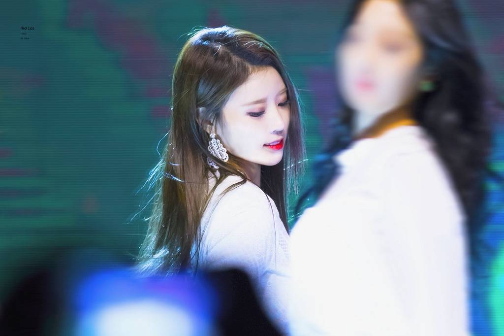 [러블리즈] 심야에 배가고프지만 참아야 할 것 같아서 미주 | 인스티즈