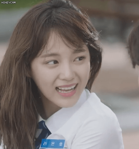 교복입은 김세정 ㄷㄷㄷㄷ.gif | 인스티즈