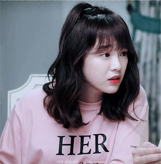 교복입은 김세정 ㄷㄷㄷㄷ.gif | 인스티즈