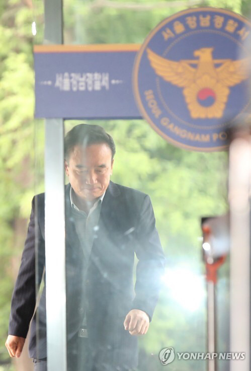 오늘자 호식이두마리치킨 전 회장 최호식 | 인스티즈