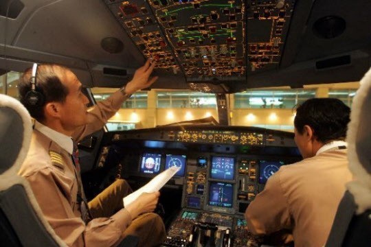 의사 vs 파일럿 다음중 더 좋아보이는 직업은?? | 인스티즈