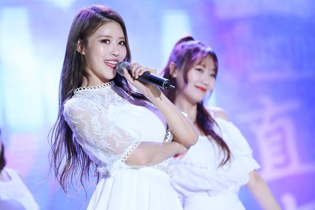 [러블리즈] 심야에 배가고프지만 참아야 할 것 같아서 미주 | 인스티즈