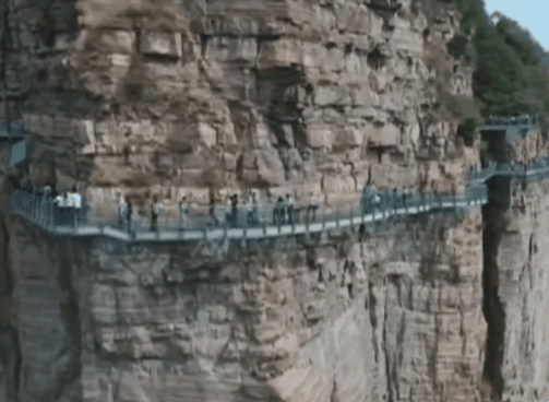 그래픽인거 알고 가도 엄청 무서운 중국의 유리 다리 | 인스티즈