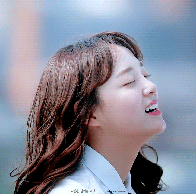 교복입은 김세정 ㄷㄷㄷㄷ.gif | 인스티즈