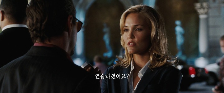 아이언맨와 언쟁하는 여기자..jpg | 인스티즈