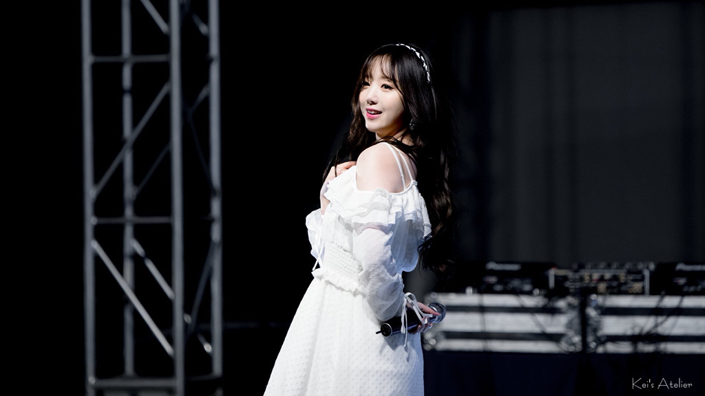 [러블리즈] 일 하다가 꽤나 더워져서 케이 | 인스티즈