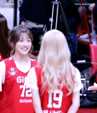 웃음 참는 루다.gif | 인스티즈