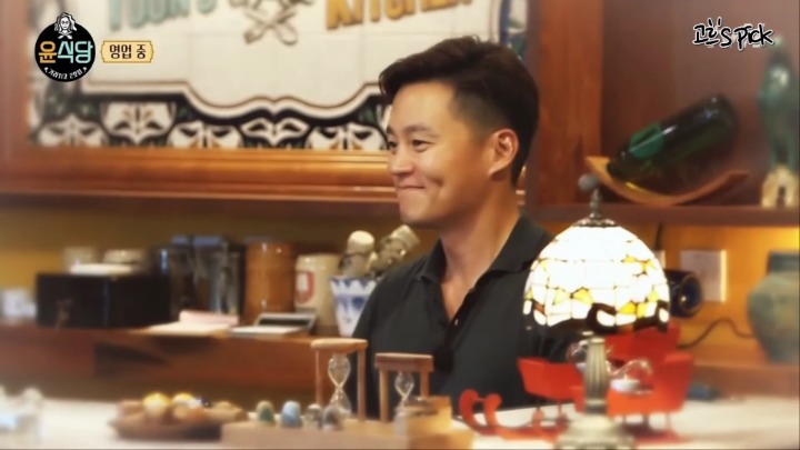 [윤식당2] 러시아 손님이 말하는 윤식당 남자직원 외모 | 인스티즈