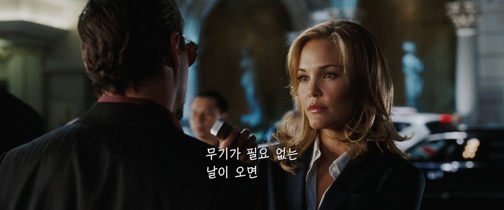 아이언맨와 언쟁하는 여기자..jpg | 인스티즈