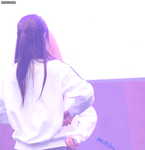 웃음 참는 루다.gif | 인스티즈