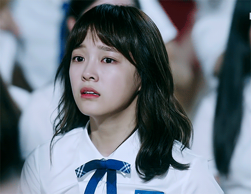 교복입은 김세정 ㄷㄷㄷㄷ.gif | 인스티즈