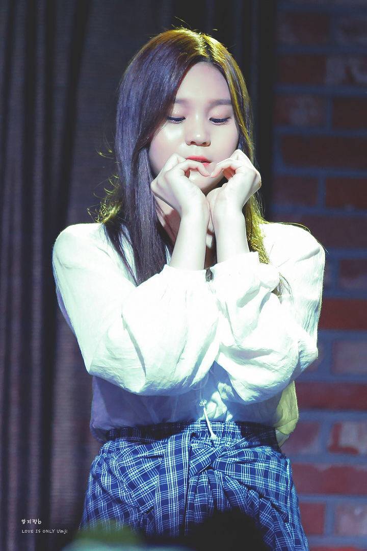 [여자친구] 해리 케인은 확실히 물건인 것 같아서 엄지 | 인스티즈