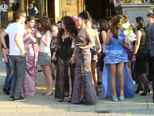 졸업 전 파티의 러시아 여고생들 | 인스티즈