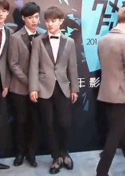 남자아이돌의 흔한 장난 | 인스티즈