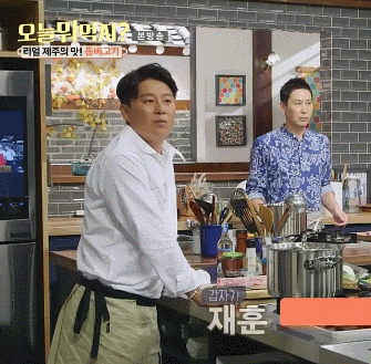 자신의 모든 것을 들고와서 예능 출연하신 분.jpgif | 인스티즈