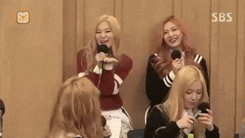 만만한 슬기만 줘패는 아이린.gif | 인스티즈