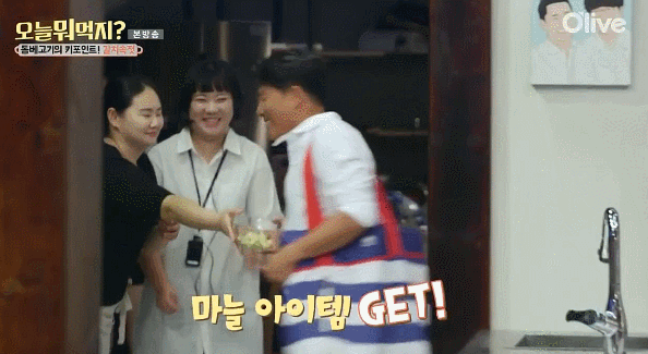 자신의 모든 것을 들고와서 예능 출연하신 분.jpgif | 인스티즈