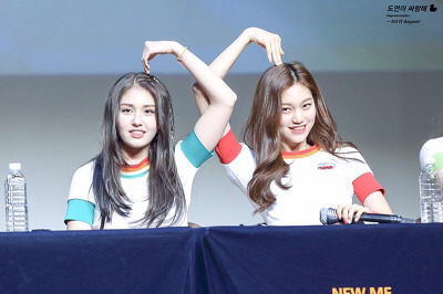  아이오아이에서 실물이 제일 이쁜 두명 | 인스티즈