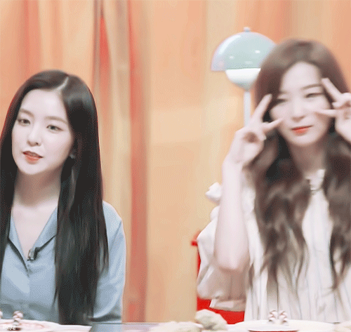 방송에서 계속 먹기만 하는 슬기.gif | 인스티즈