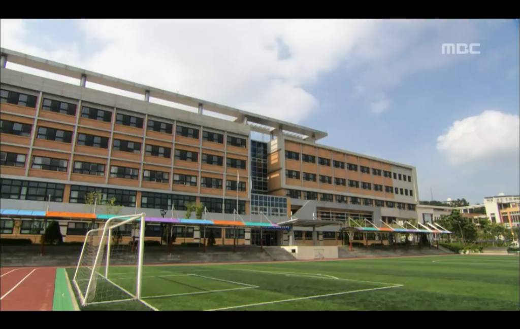 [하이킥3] 지나고 교가를 만들다 창작의 고통을 느끼는 하선과 윤건ㅋㅋㅋ.jpg | 인스티즈