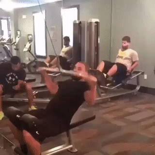 흔한 헬스장 풍경.gif | 인스티즈