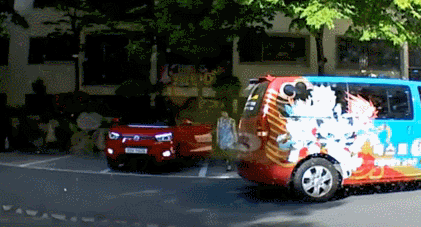 블박] 출발전 주위를 살피는건 운전의 기본.gif | 인스티즈