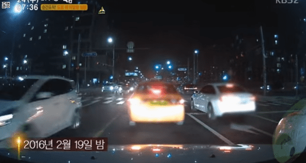 [블박] 차가 날아옴.gif | 인스티즈