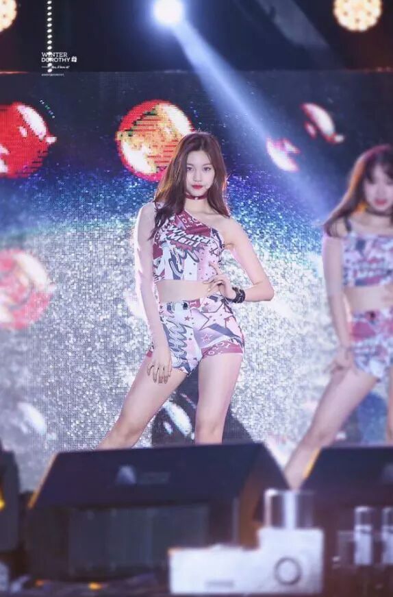 이제 고3이된 99년생 여자연예인들 | 인스티즈