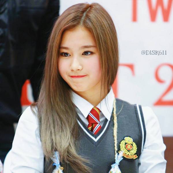 눈이 똘망똘망한 트와이스 사나.gif | 인스티즈