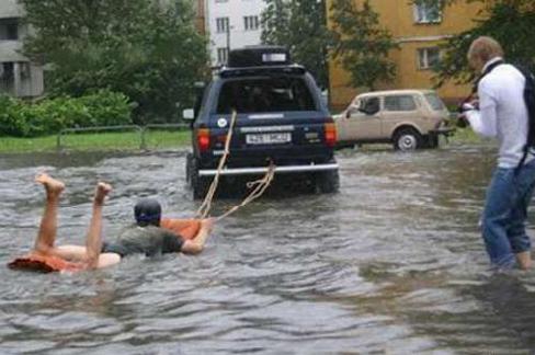 홍수에 대처하는 서양인들의 자세.gif | 인스티즈