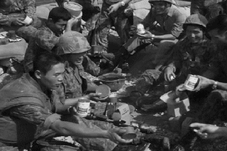 움짤로 보는 60년대 한국 군인들.gif | 인스티즈