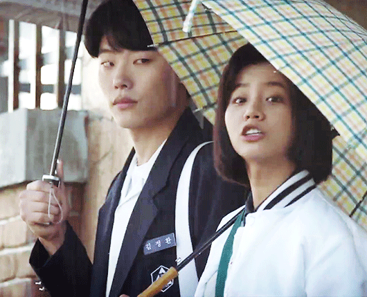 [응답하라1988] 덕선을 연기한 혜리가 기억하는 정환&덕선 명장면.gif | 인스티즈