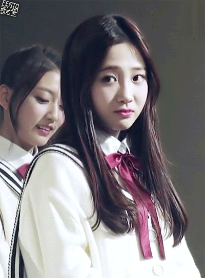 데뷔전에 설리 닮은꼴로 유명했던 여자아이돌.jpg | 인스티즈