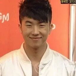 손발이 오그라드는 연예인들의 억지웃음 | 인스티즈