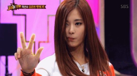 떡볶이 먹고 춤추는 쯔위.gif | 인스티즈