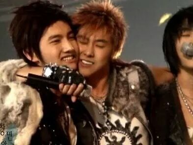 손발이 오그라드는 연예인들의 억지웃음 | 인스티즈