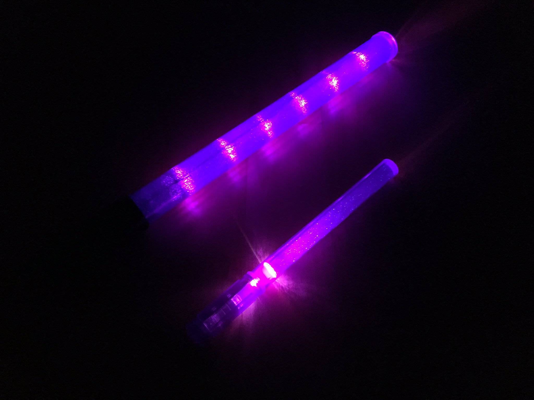 일반 응원봉의 10배 발광력을 자랑하는 아이돌 경광봉들.gif | 인스티즈