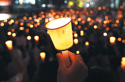 박근혜 탄핵 촛불집회에 참석했던 1천700만 명의 시민이 '2017 에버트 인권상'을 받았다 | 인스티즈