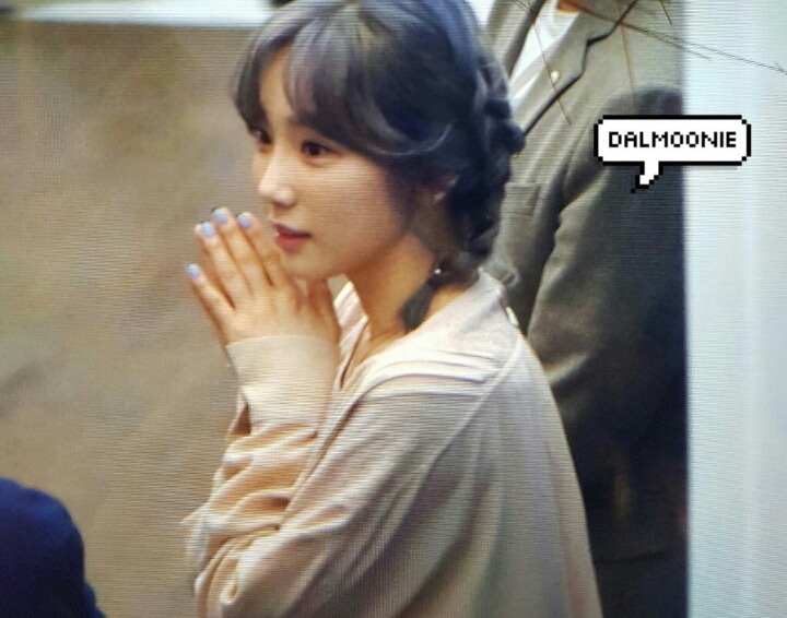 은발로 염색한 오늘자 태연.jpg | 인스티즈