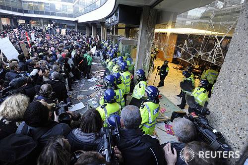 우리나라 시위는 애교수준인 외국의 과격시위 현장 | 인스티즈