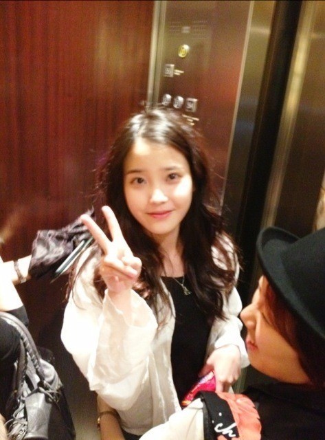 아이유 사진&움짤모음 자료짱많음!! | 인스티즈